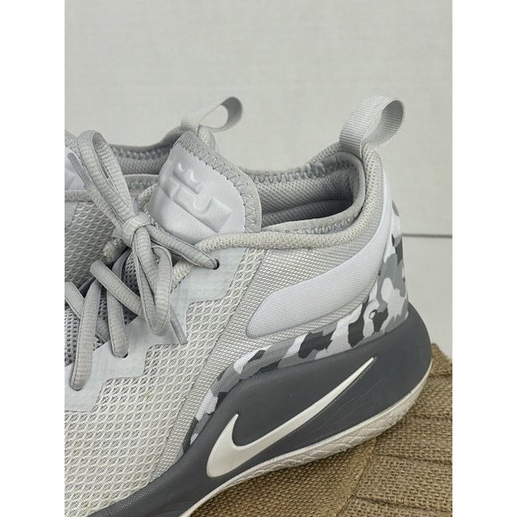 Nike Zoom Lebron Witness 2 Men SIZE 9 Basketball Shoes Cool Gray 942518-002 main image 5